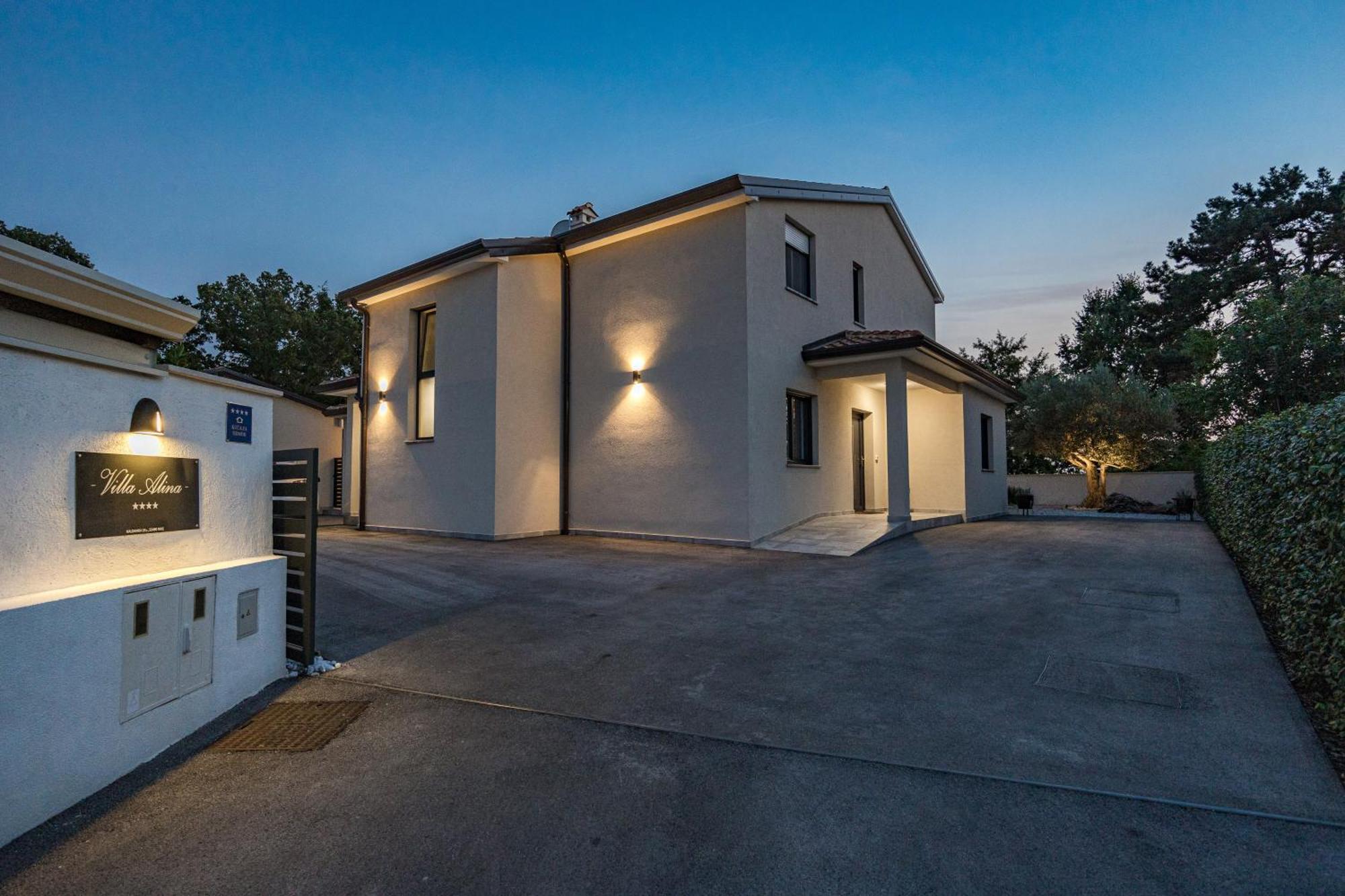 Special Offer! New Luxury Apartment With Pool, Fitness, Outdoor Bar&Grill Buje Extérieur photo