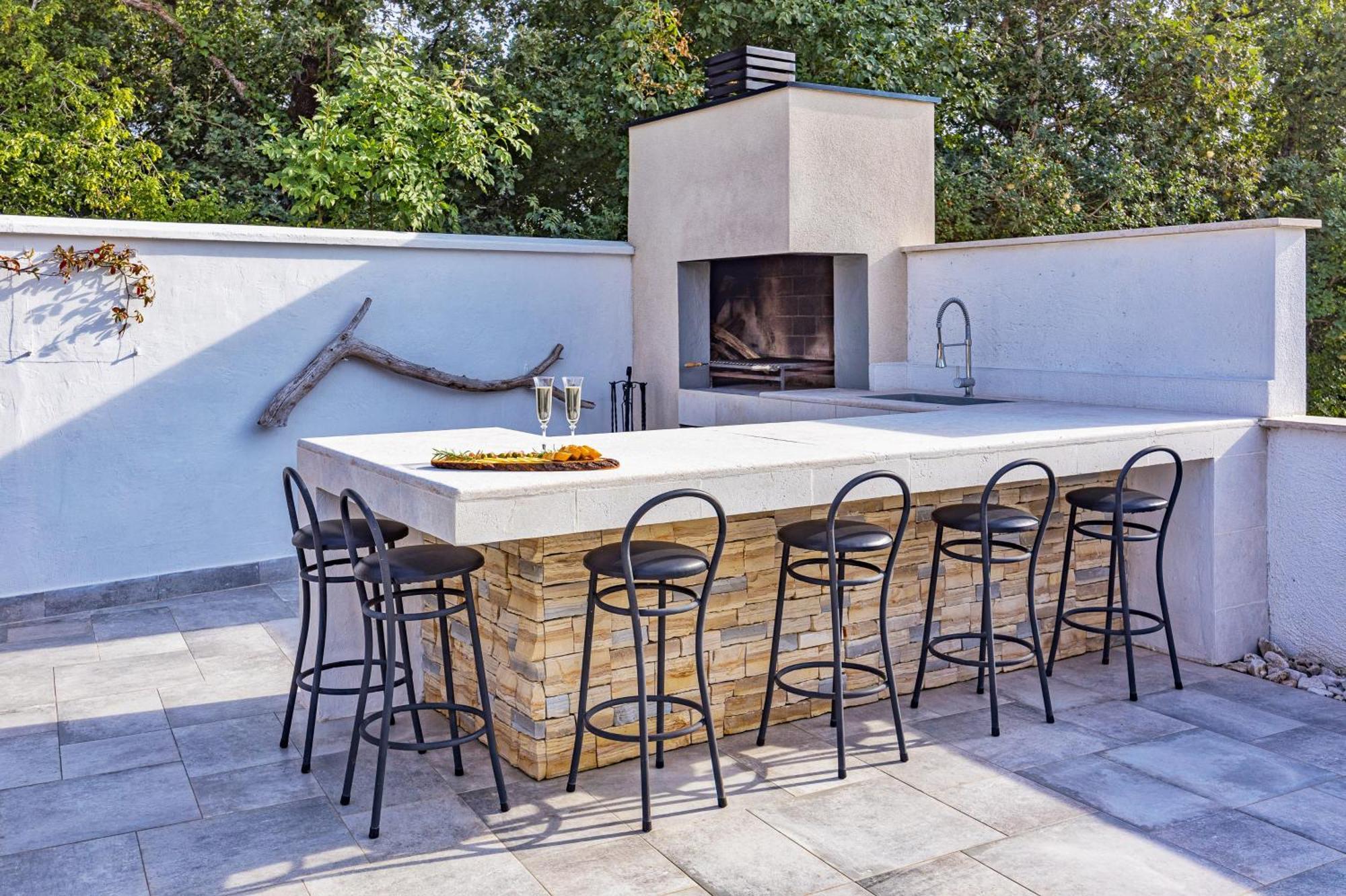 Special Offer! New Luxury Apartment With Pool, Fitness, Outdoor Bar&Grill Buje Extérieur photo