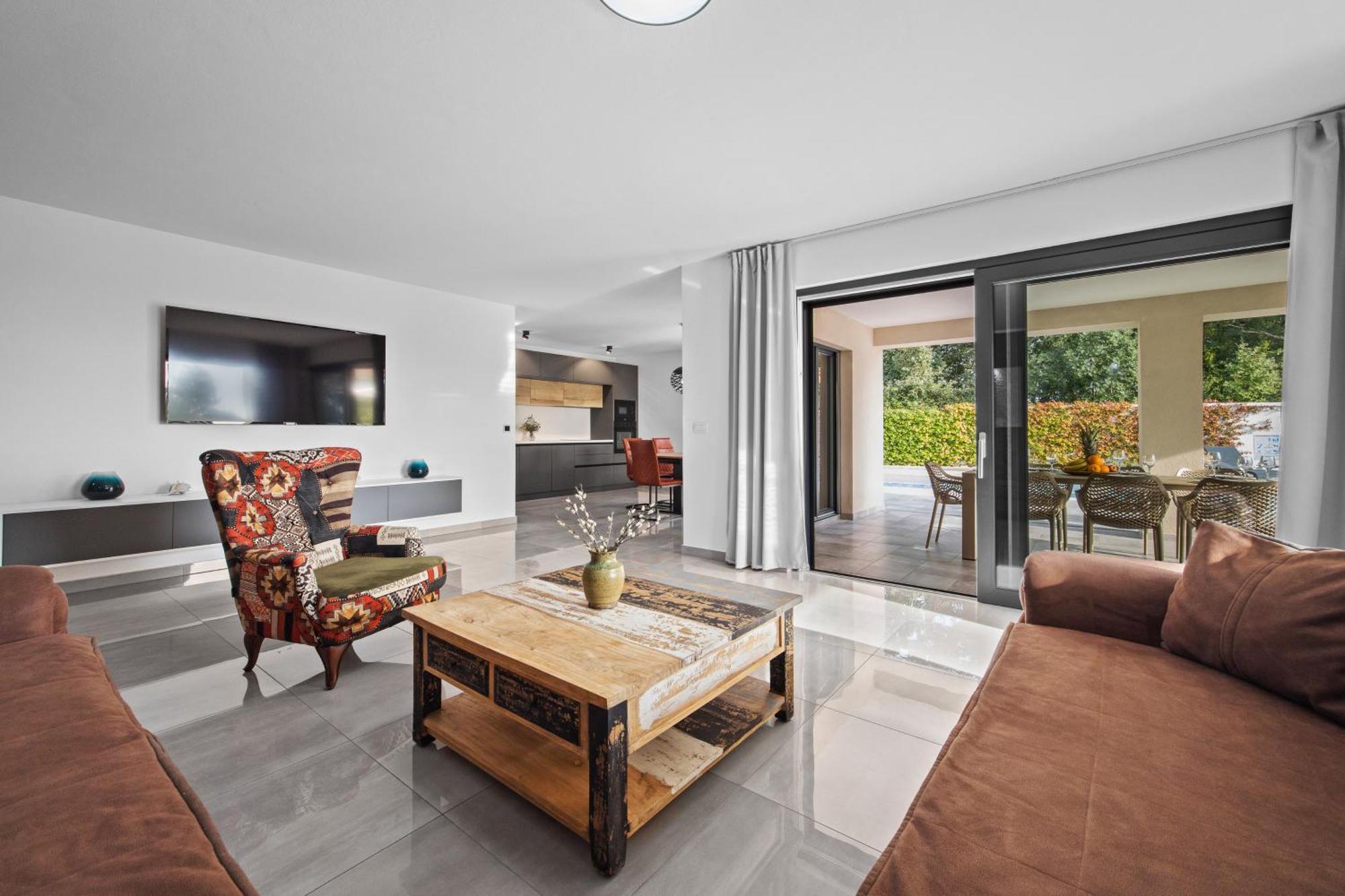 Special Offer! New Luxury Apartment With Pool, Fitness, Outdoor Bar&Grill Buje Extérieur photo