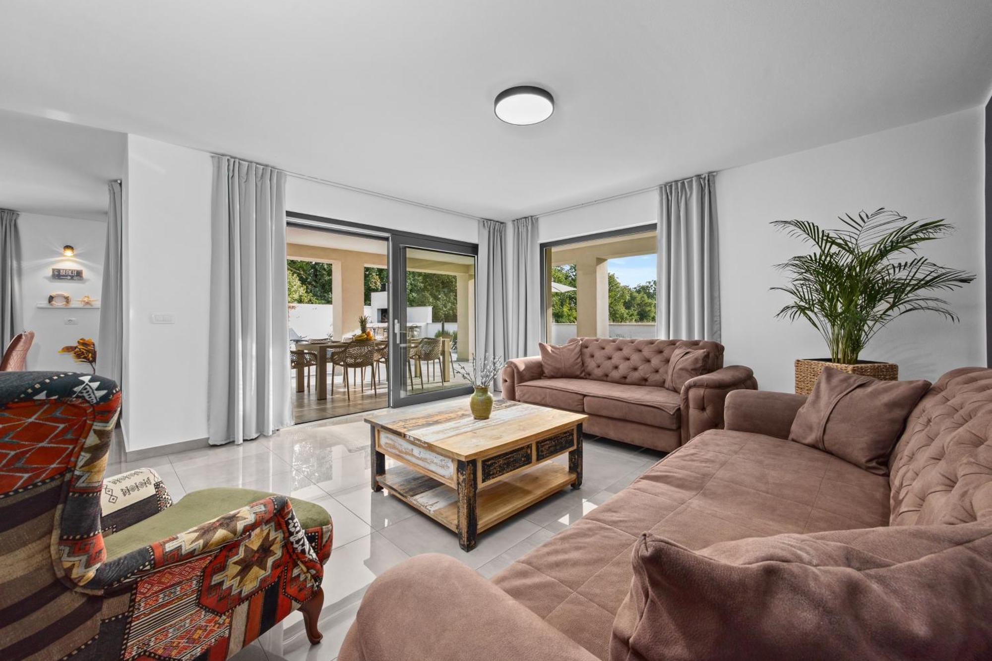 Special Offer! New Luxury Apartment With Pool, Fitness, Outdoor Bar&Grill Buje Extérieur photo