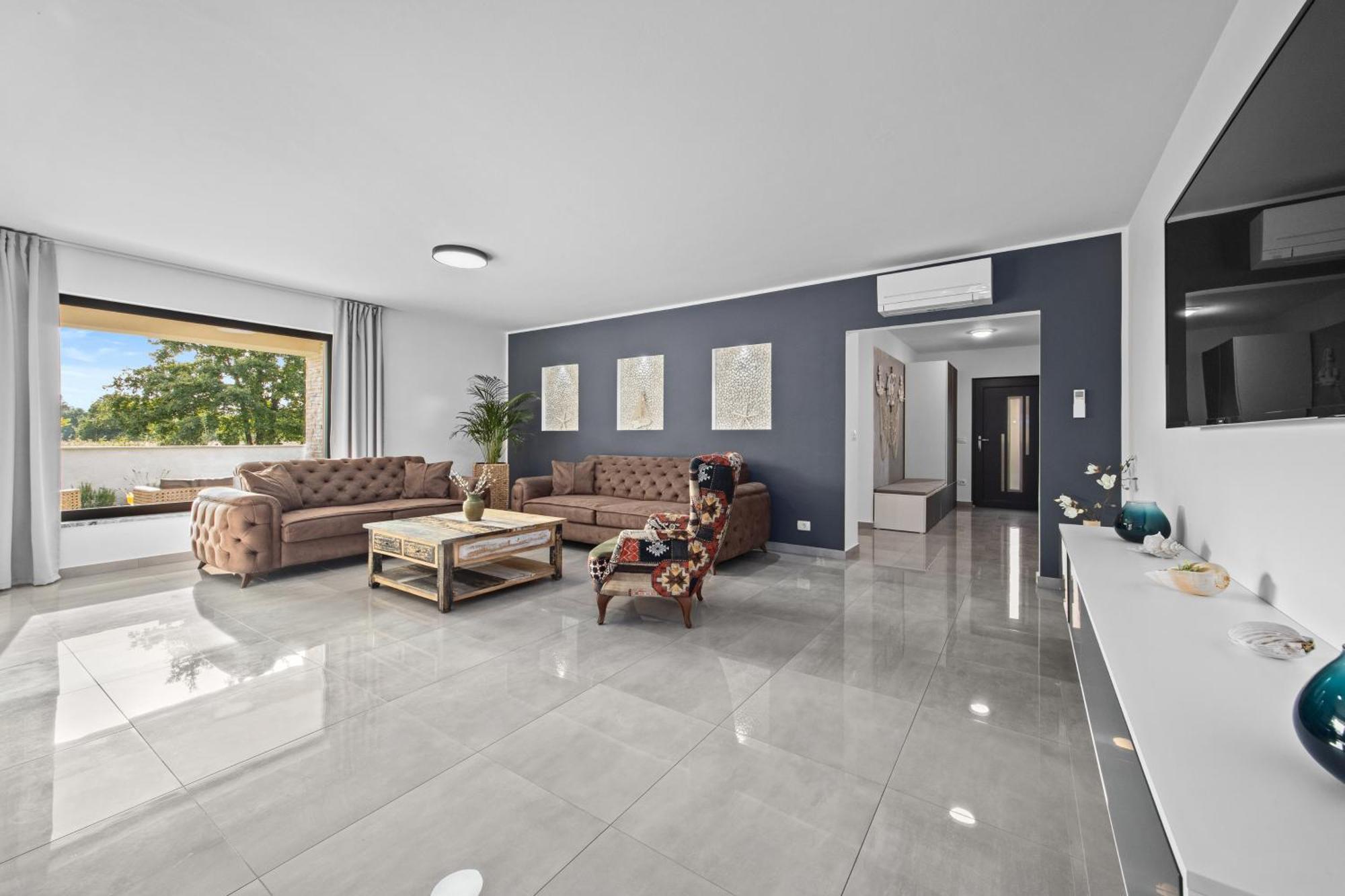 Special Offer! New Luxury Apartment With Pool, Fitness, Outdoor Bar&Grill Buje Extérieur photo