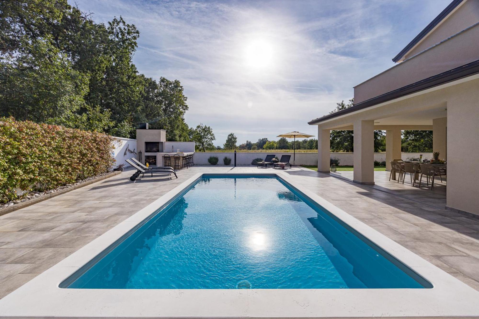 Special Offer! New Luxury Apartment With Pool, Fitness, Outdoor Bar&Grill Buje Extérieur photo