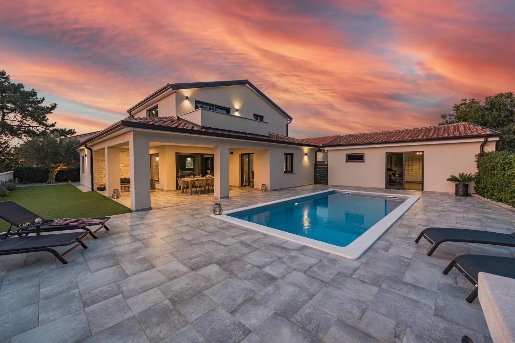 Special Offer! New Luxury Apartment With Pool, Fitness, Outdoor Bar&Grill Buje Extérieur photo
